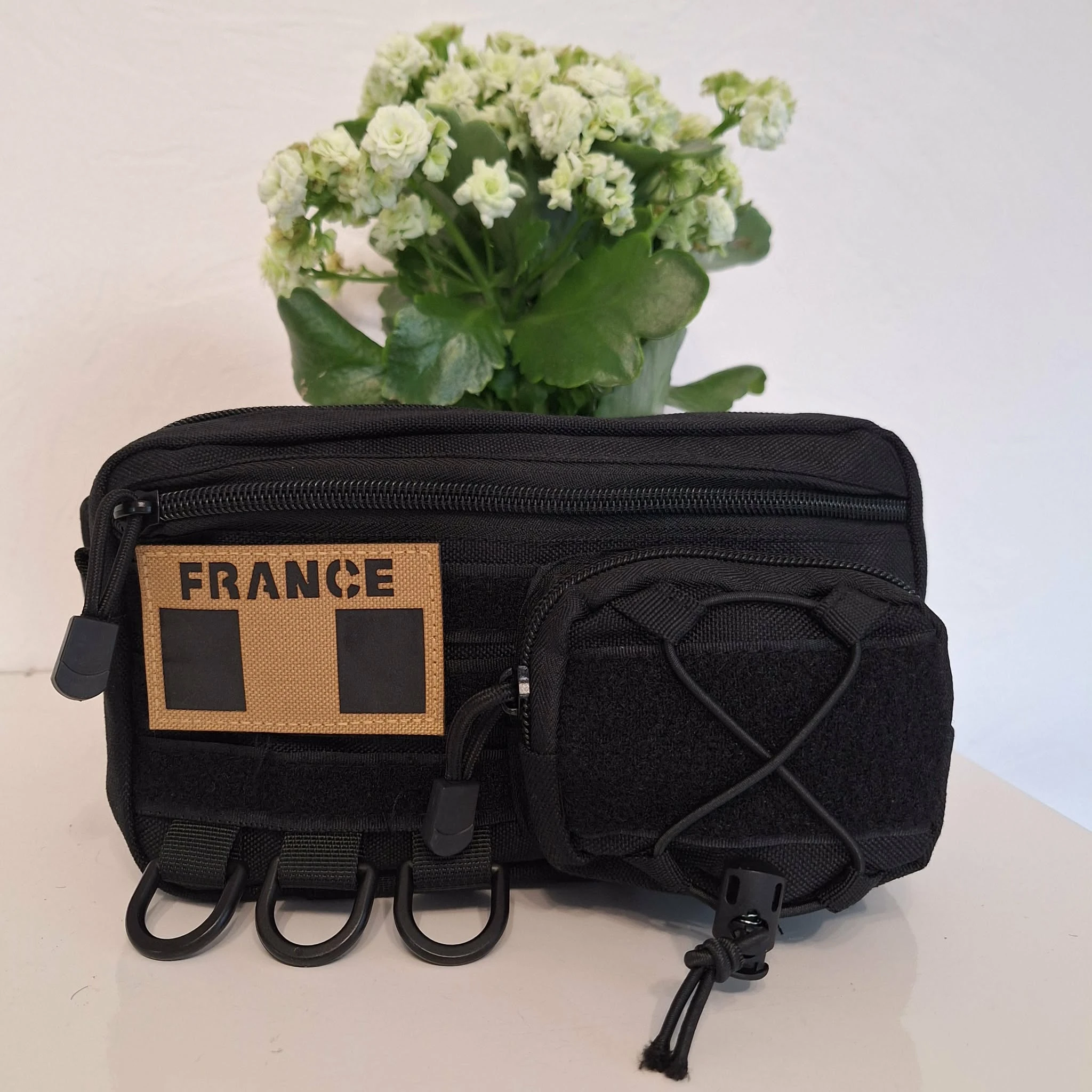 Sacoche noire M.O.L.L.E tactique – Compacte, résistante,fonctionnelle